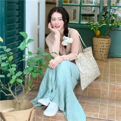 冲破樊笼走彩凤